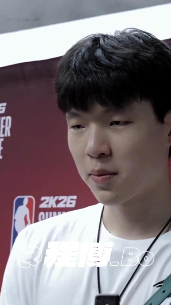 一个不够还要俩！如果遇到小萨怎么办？杨瀚森：也要个签名合影！