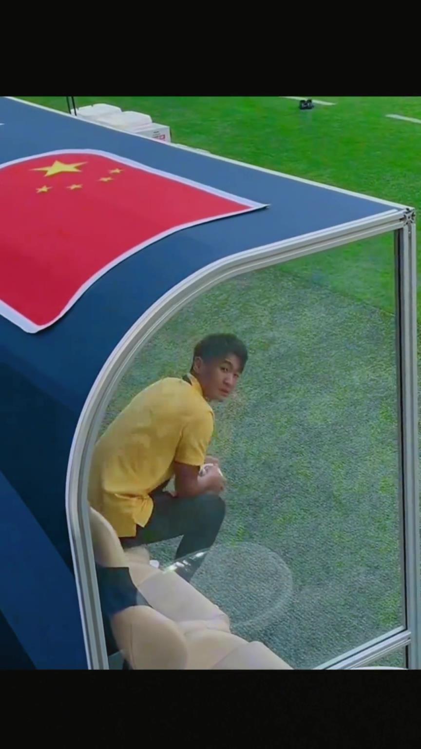 你这一声韦世豪，把豪哥都干懵了