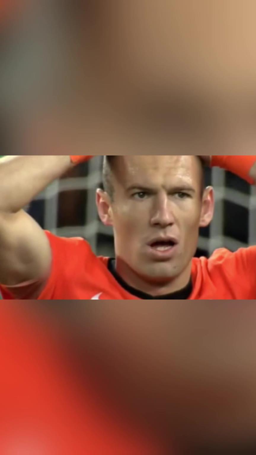 你觉得哪个最令人遗憾？世界杯决赛罗本，伊瓜因均失单刀！