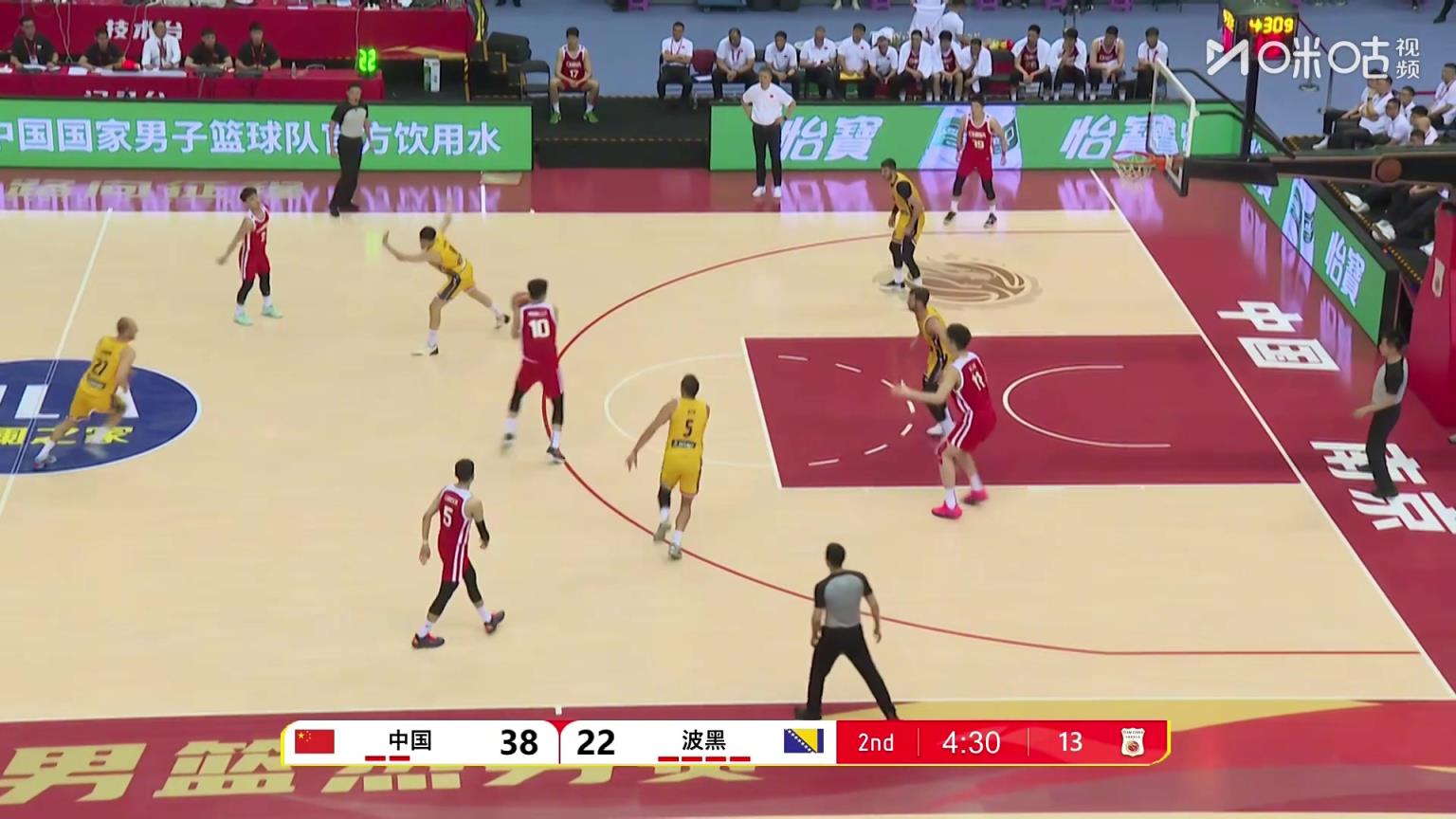 这身体天赋无敌了！王俊杰失误后，回防送出排球大帽将功补过